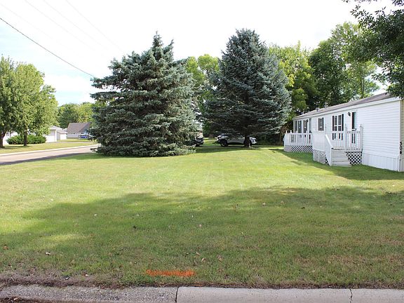 2nd image of 304 4th St S