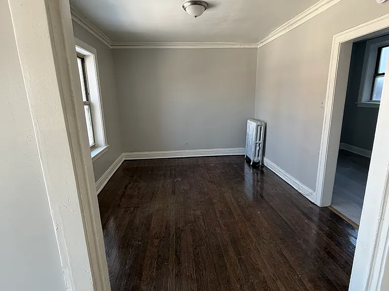 1248 W 83rd St #2 — Photo 3