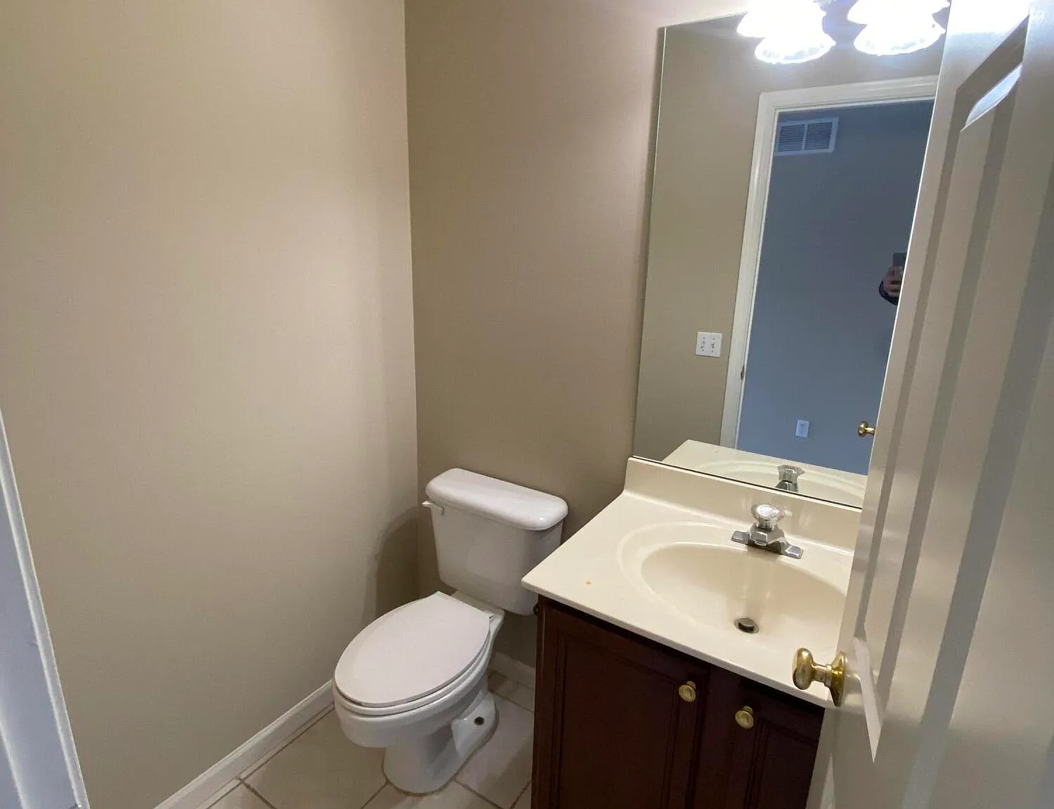 4 bed, 3.5 bath, 2312 sqft, $1,800 — Photo 3