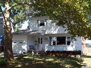 9A Rainer St, Melville, NY 11747