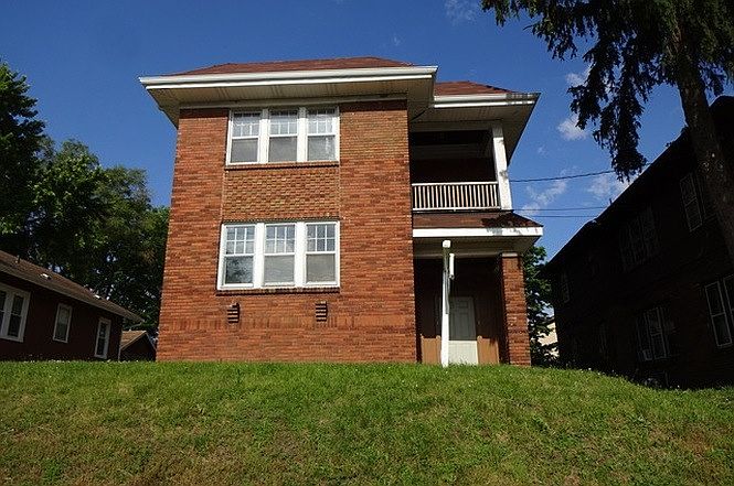 1st image of 1224 N Rockton Ave