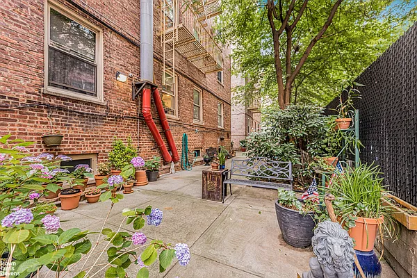 Sold by Brown Harris Stevens | media 20