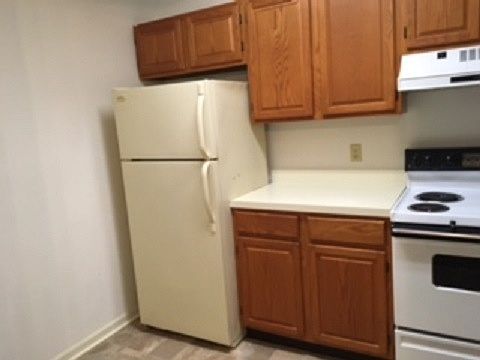 3rd image of 128 Hilldale Dr APT G