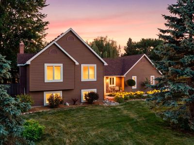 9040 E Sunrise Cir, Eden Prairie, MN, 55347