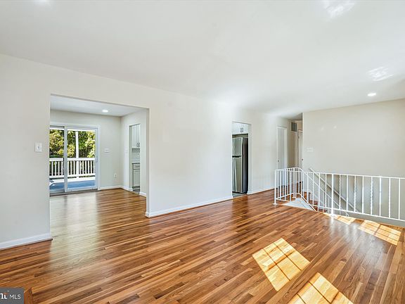 3rd image of 4509 Dartmoor Ln