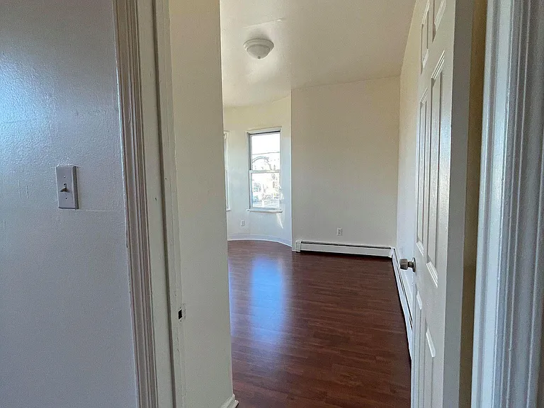 518-524 Kennedy Blvd #2E — Photo 6