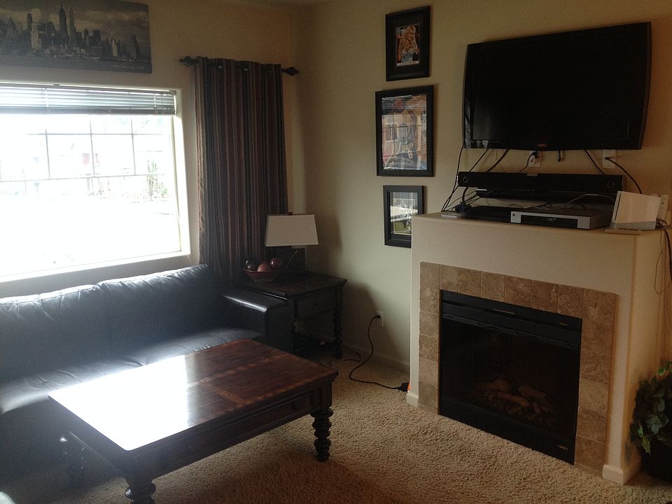 2nd image of 18572 NW Holly St Unit 202