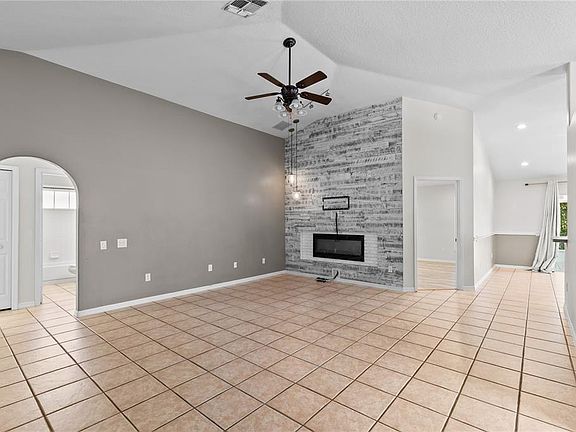 5th image of 1935 Westpointe Cir