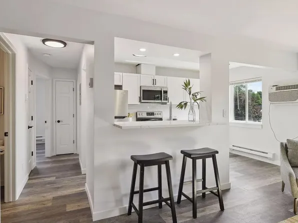 Modern Elegance: Renovated 2BR/1BA Gem with Stylish Finishes!, 9840 Nicollet Ave S APT 9, Minneapolis, MN 55420