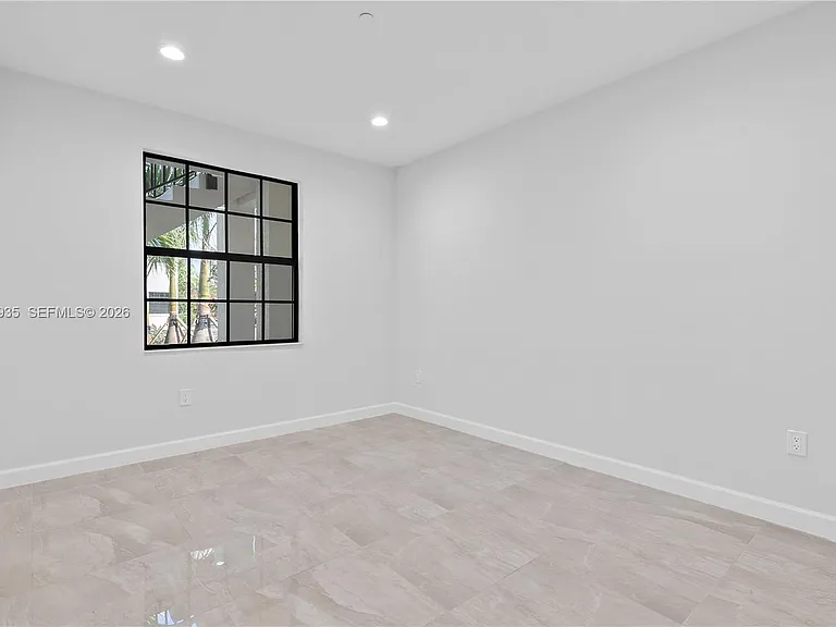 5745 SW 44th Ct #101 — Photo 19