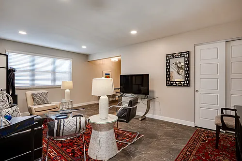 827 Wilmington Ave #3 Photo 1