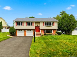 32 Van Zandt Drive, Pearl River, NY 10965