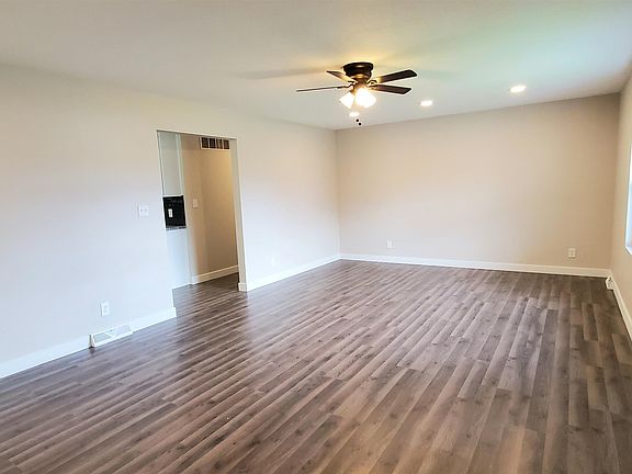 2nd image of 2208 Centennial Blvd