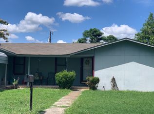 1111 Parr St, Luling, TX 78648