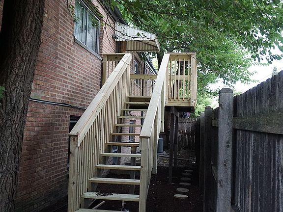 4th image of 4045 Bobby Ln