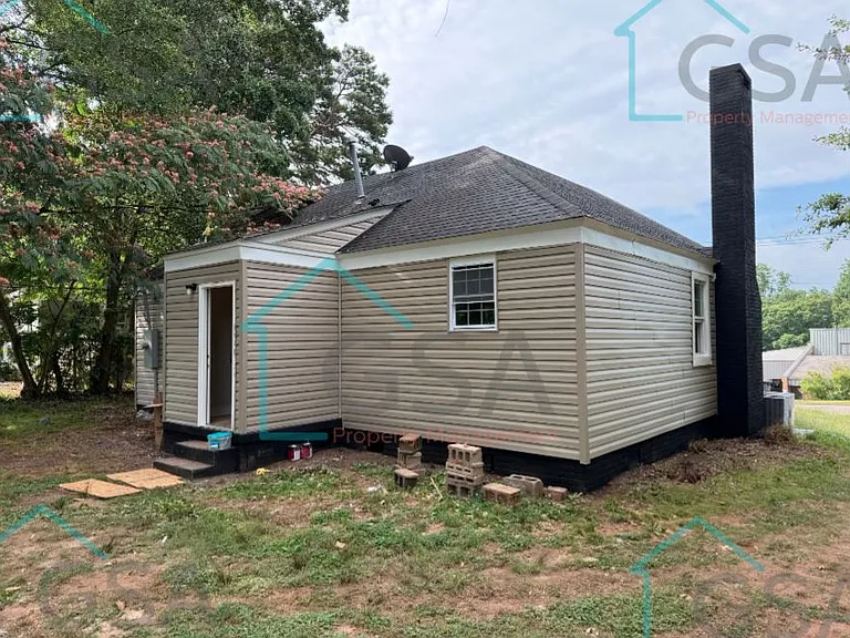 694 Saxon Ave — Photo 22