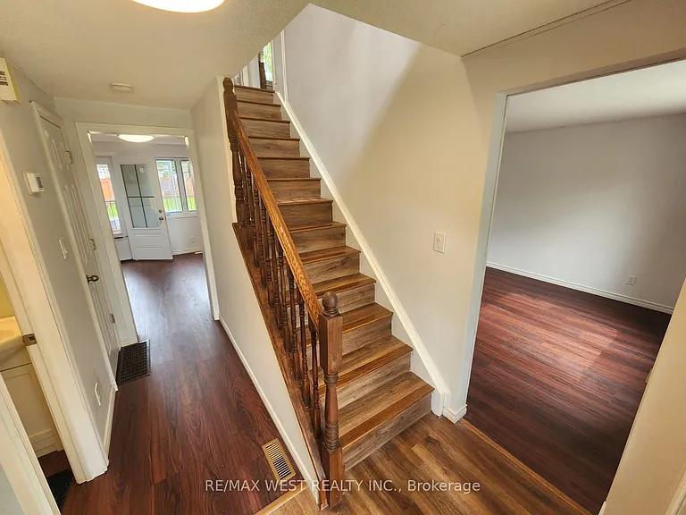 10658 Atwater Cres — Photo 5