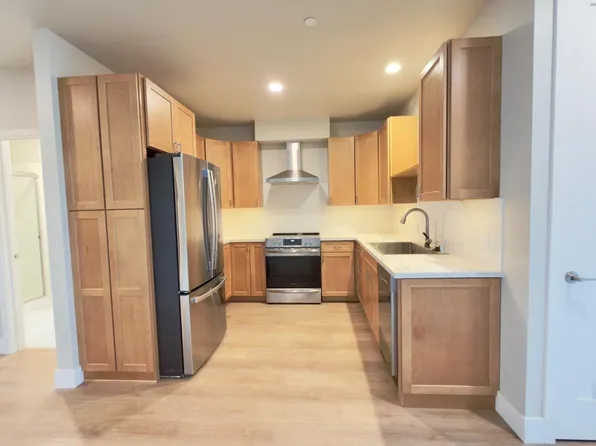 400 San Benito St #203, Hollister, CA 95023