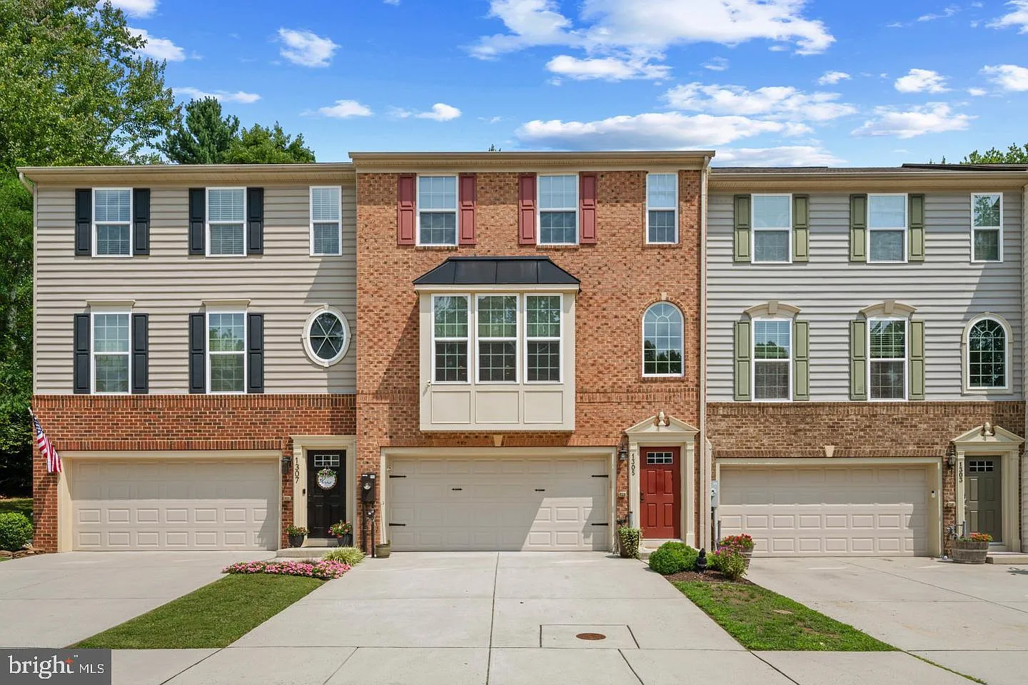 3 bed, 2.5 bath, 2128 sqft, $3,150 — Photo 1