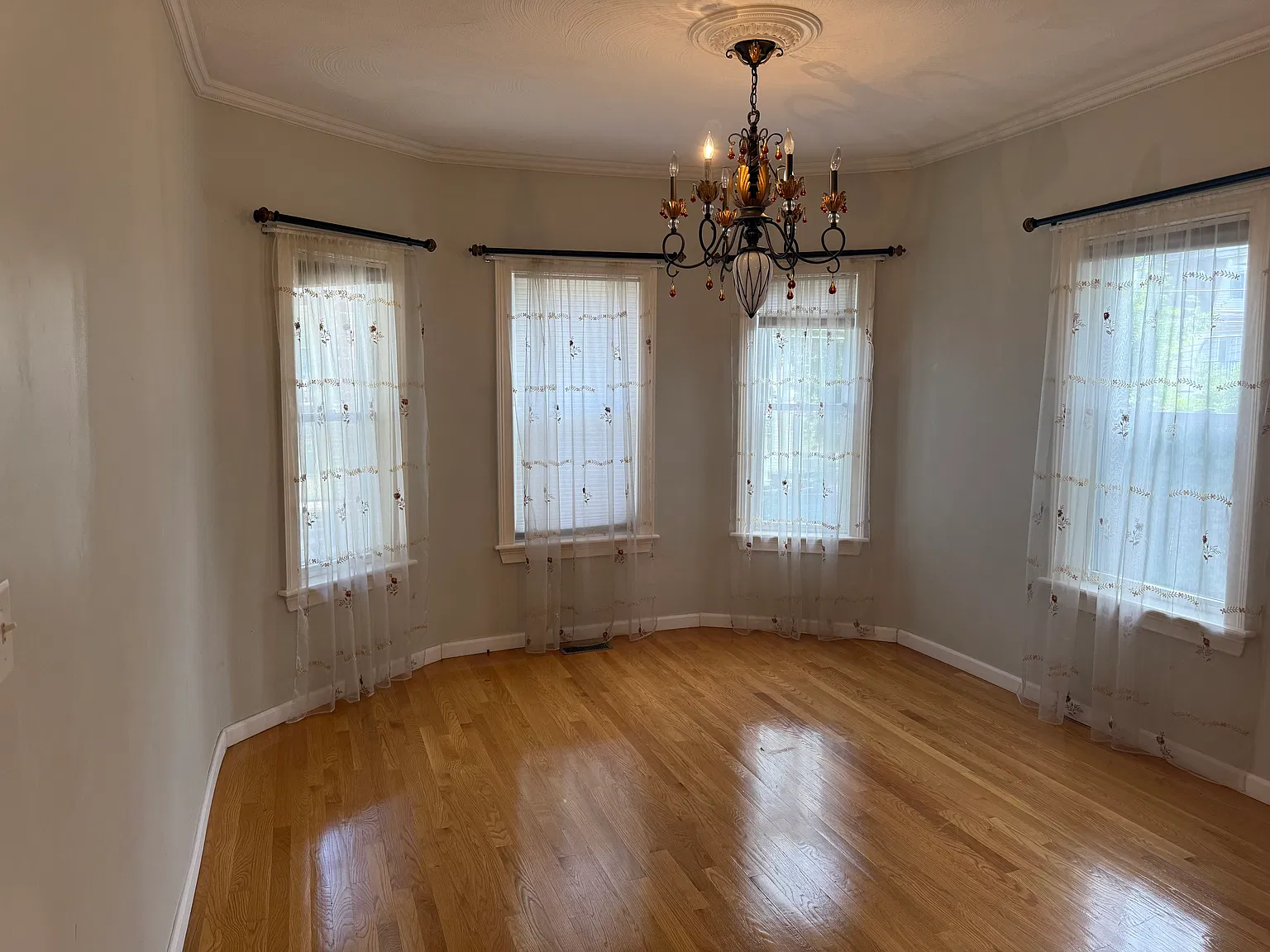 2 bed, 1251 sqft, $2,600 — Photo 2
