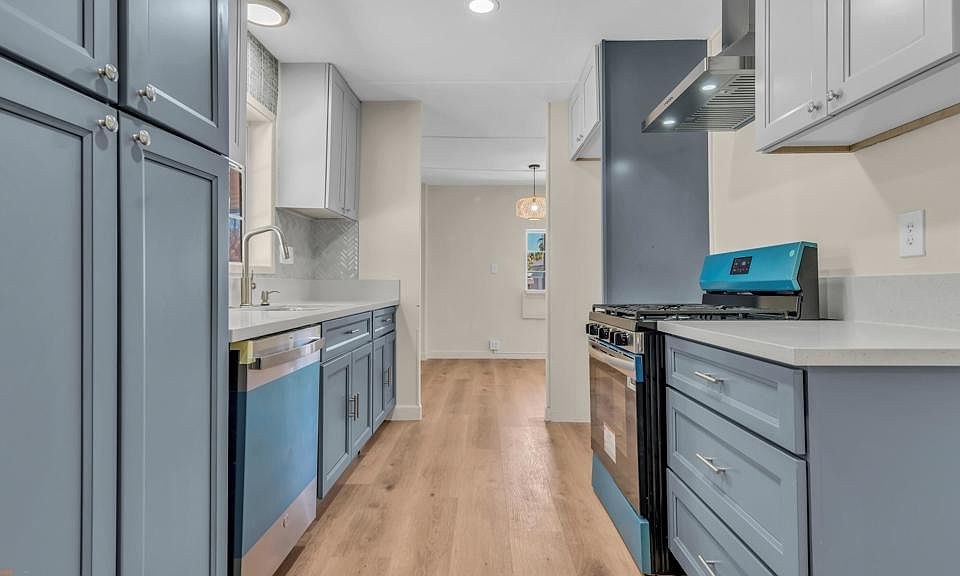 1st image of 490 Prairie