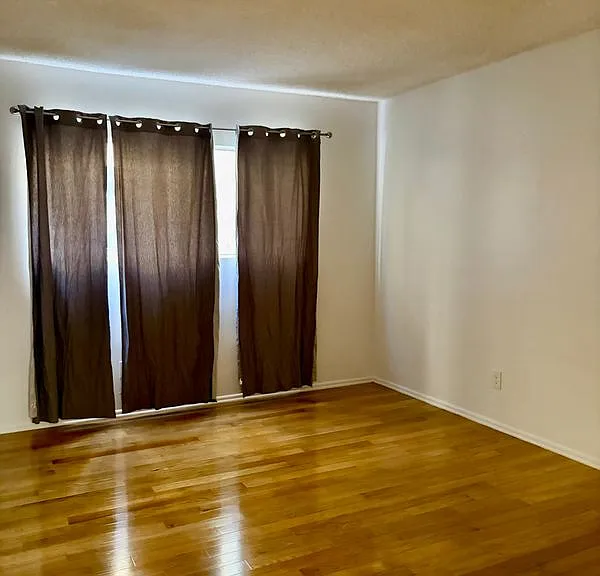 2425 Ocean Ave #1 — Photo 10