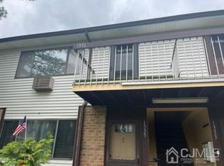 1336 Cricket Ln, Woodbridge, NJ 07095