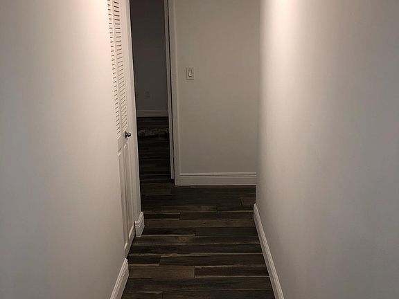 2nd image of 919 Hillcrest Dr