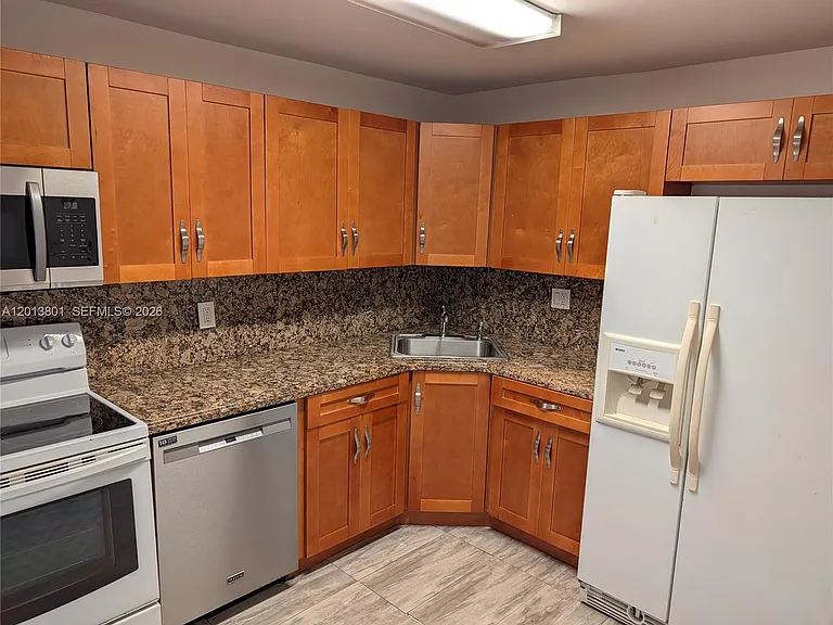 210 Sea View Dr #405 — Photo 6