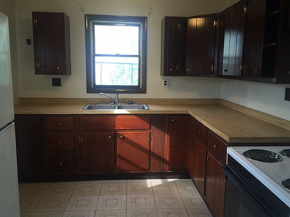 3rd image of 4 Belmont St