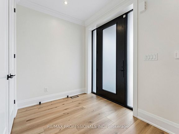 4th image of 7 Ranwood Dr