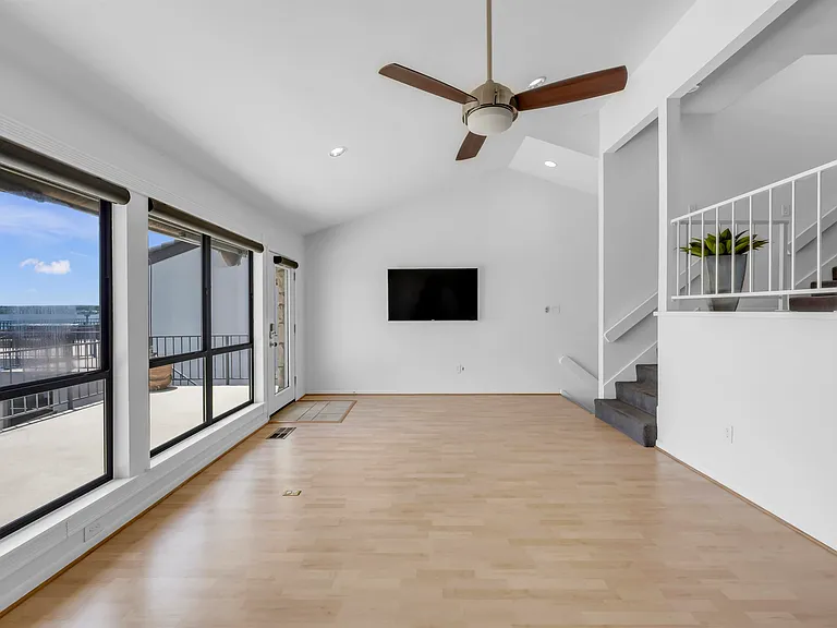 533 Lighthouse Dr — Photo 16