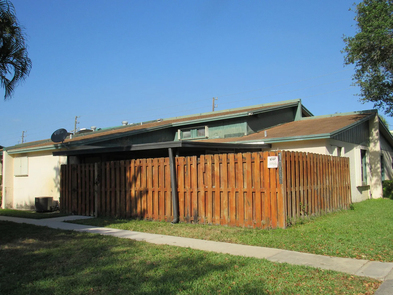 2 bed, 2.0 bath, 1098 sqft, $2,100 — Photo 1