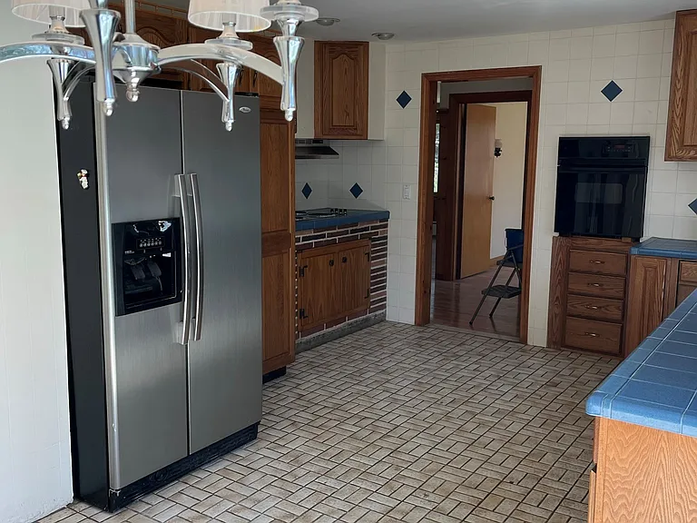 7 Rosewood Ave — Photo 2