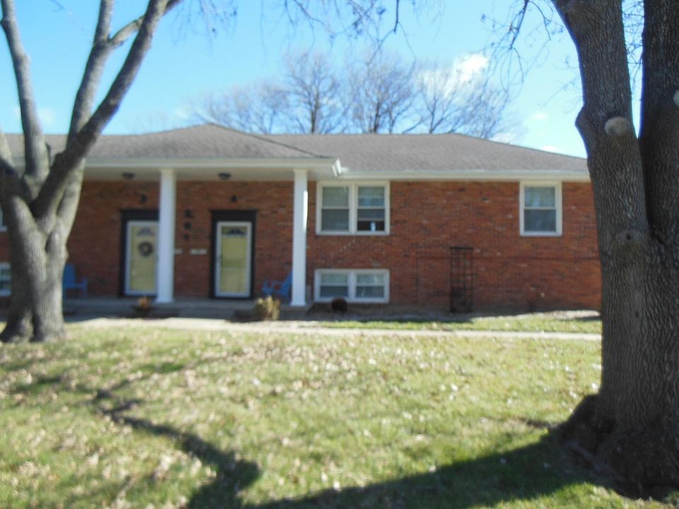 1st image of 801 NE Magellan Ave APT A