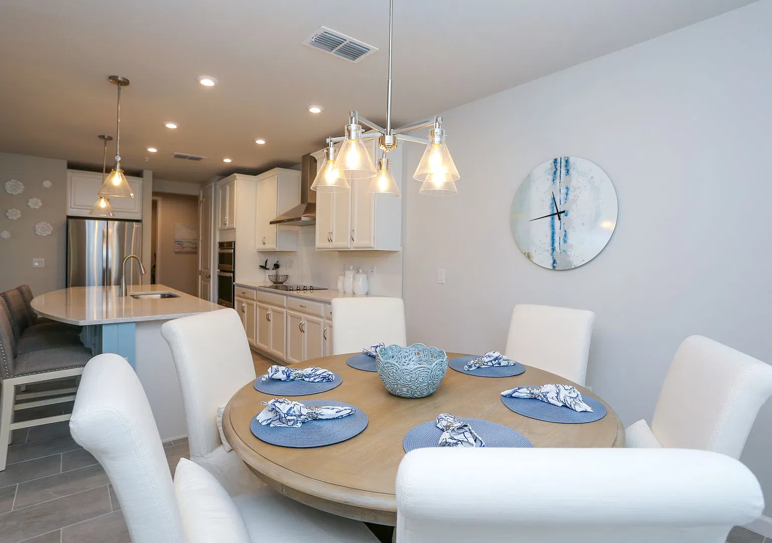 Furnished 2br/2ba Condo With Lake View & Attached Garage | Arboretum | Naples — Photo 4