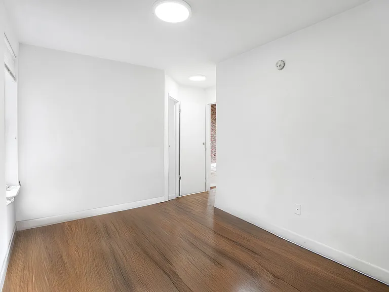 214 E 82nd St #27 — Photo 3