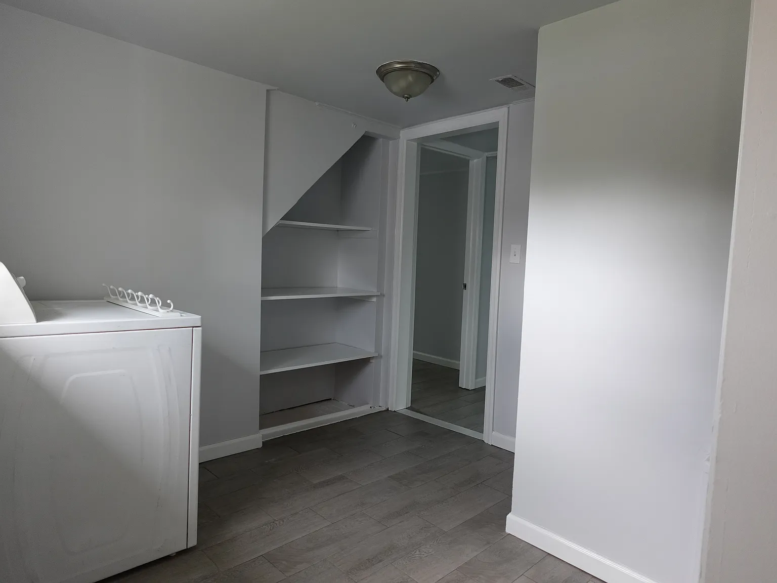 601 River Ave — Photo 3