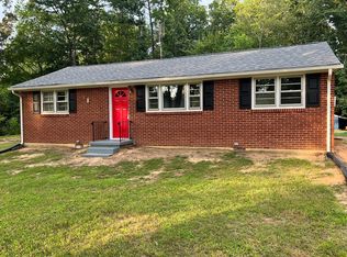 1040 Chatham Rd, Halifax, VA 24558