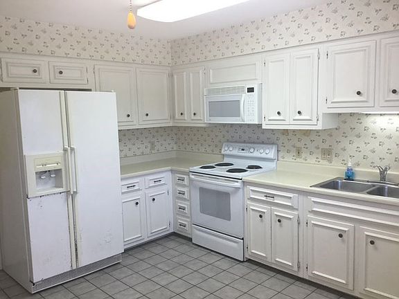 4th image of 2611 Eisenhauer Rd APT 1604