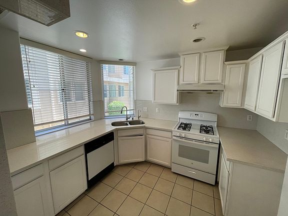 2nd image of 305 W Newby Ave