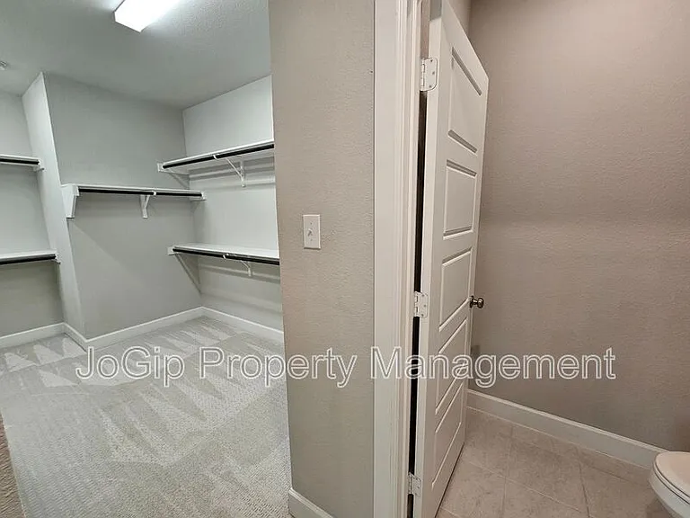 1740 Jamestown Dr — Photo 34