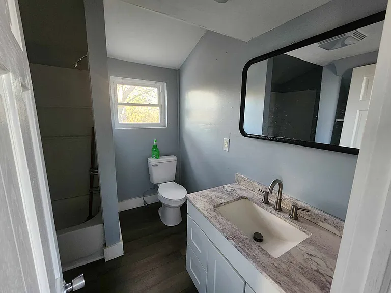 313 E Rose St — Photo 9