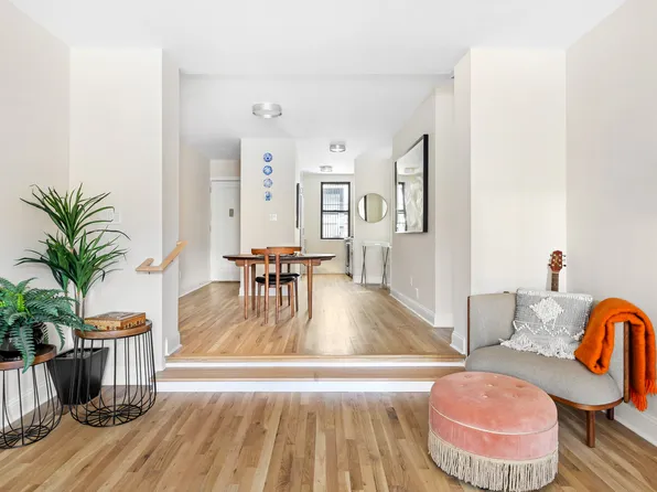 303 East 37th Street 2K image 3 of 10