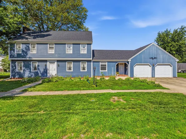 415 S Spruce St, Arthur, IL 61911