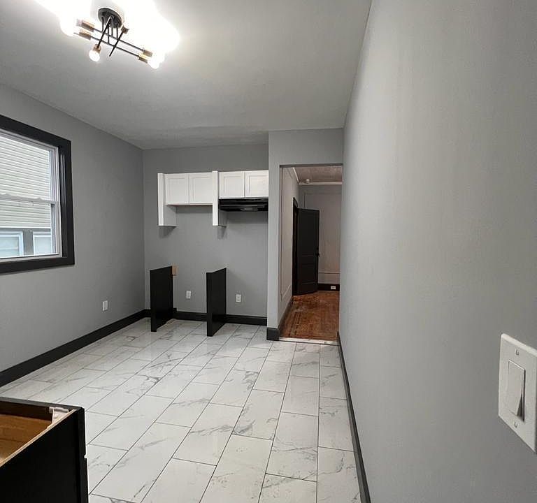 1st image of 135 Tremont Ave Floor 1