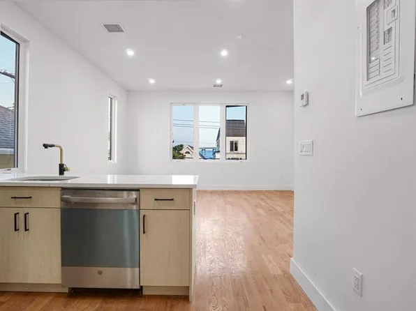 3239 Tierney Place image 9 of 30