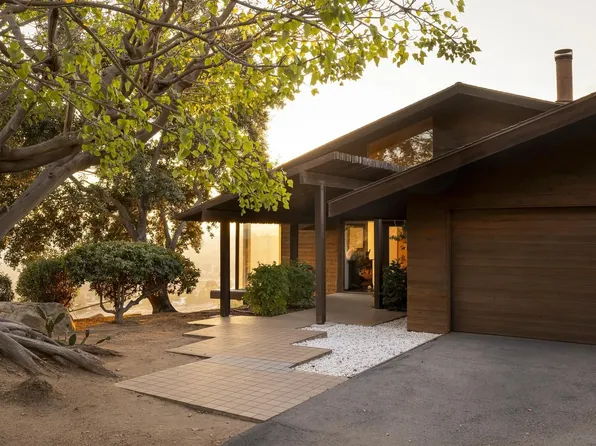 2377 Royal Oak Dr, Escondido, CA 92027