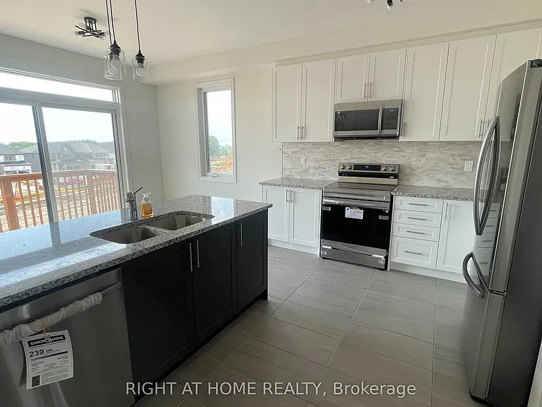 1054 Denton Dr — Photo 9