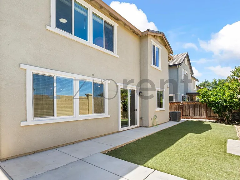 979 Princess Way — Photo 37